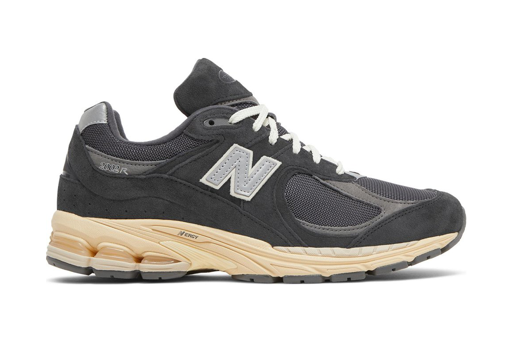 new balance 2002r ‘phantom’ replica