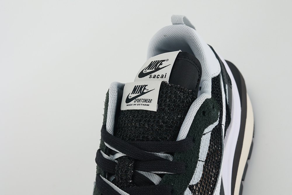 sacai x nk vaporwaffle ‘black white’ replica