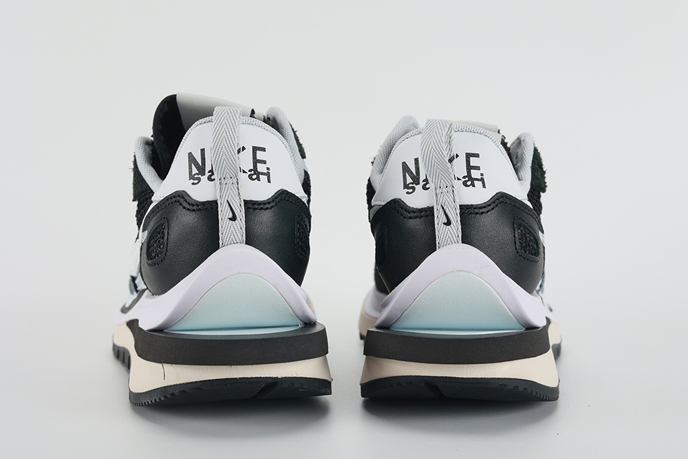 sacai x nk vaporwaffle ‘black white’ replica