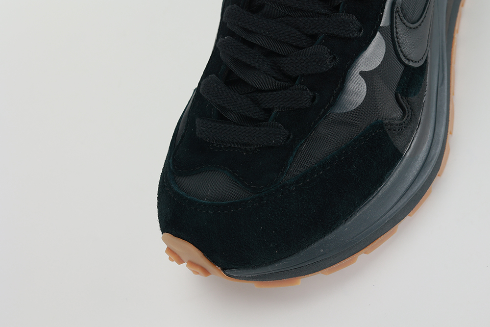 sacai x nk vaporwaffle ‘black gum’ replica