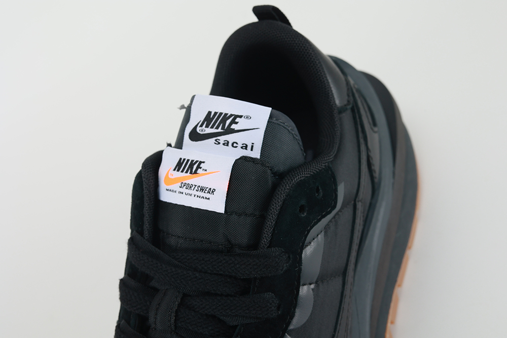 sacai x nk vaporwaffle ‘black gum’ replica