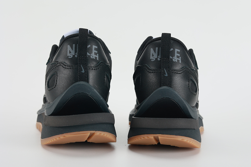 sacai x nk vaporwaffle ‘black gum’ replica