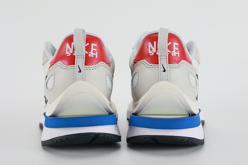 sacai x nk vaporwaffle ‘sail’ replica