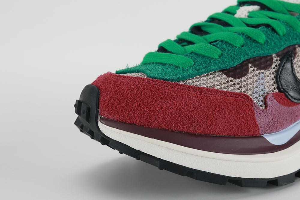 sacai x nk vaporwaffle sp ‘villain red’ replica