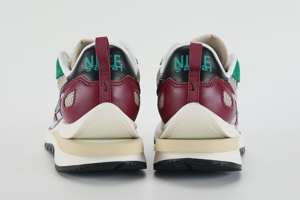 sacai x nk vaporwaffle sp ‘villain red’ replica