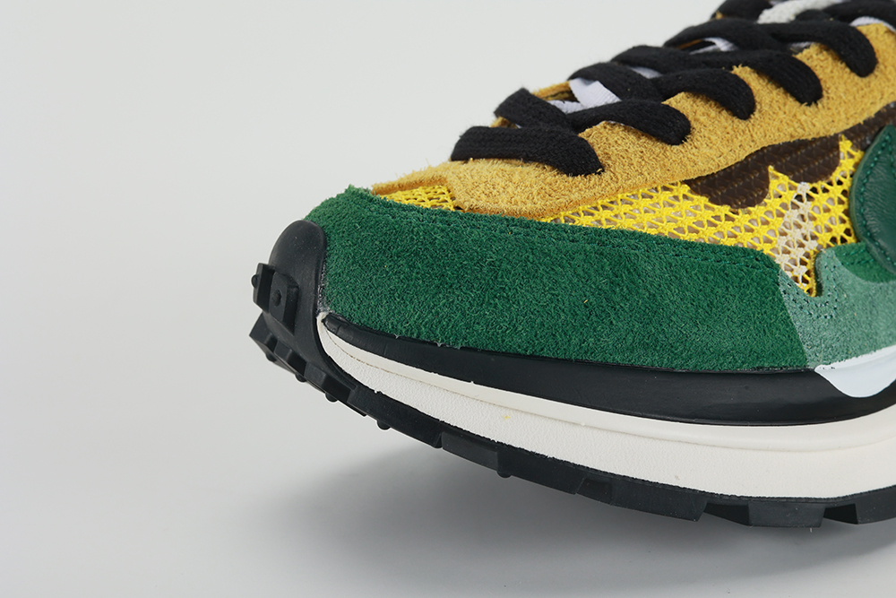 sacai x nk vaporwaffle ‘tour yellow’ replica