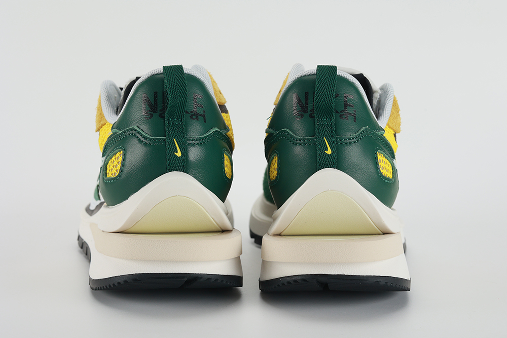 sacai x nk vaporwaffle ‘tour yellow’ replica