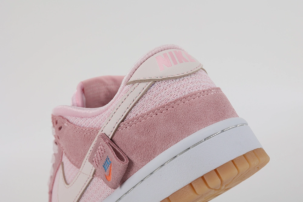 dunk low ‘teddy bear – light soft pink’ replica