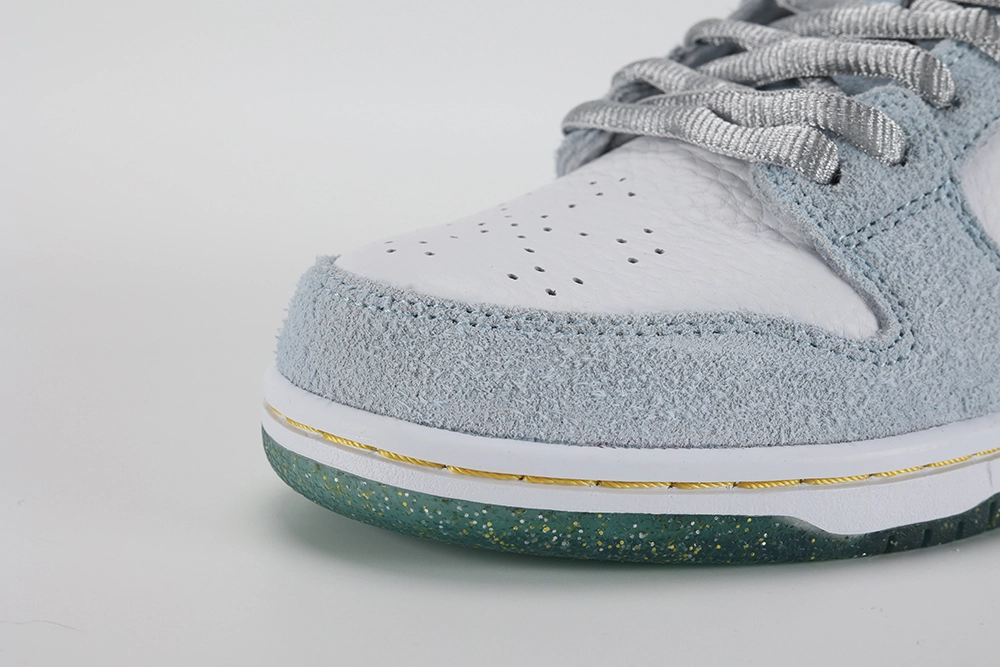 sean cliver x dunk low sb ‘holiday special’ replica