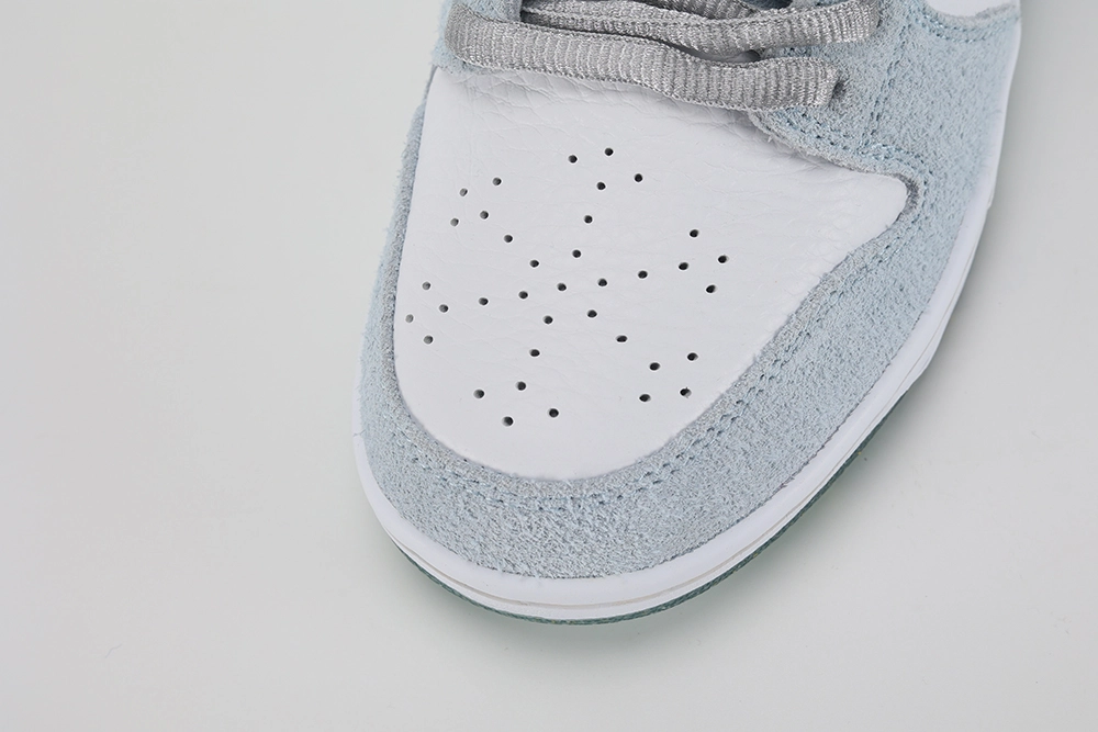 sean cliver x dunk low sb ‘holiday special’ replica