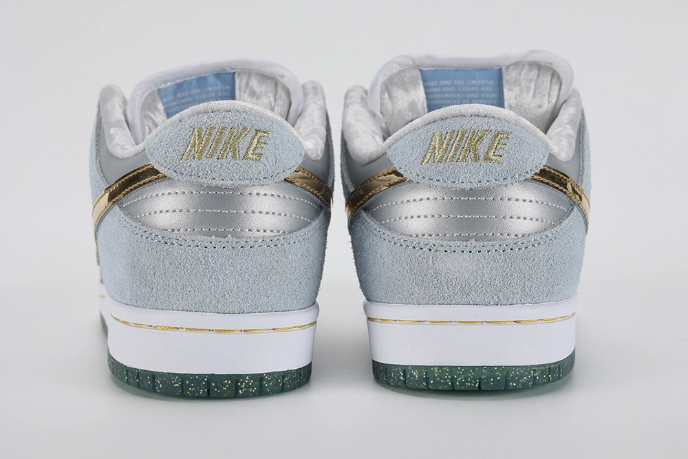 sean cliver x dunk low sb ‘holiday special’ replica