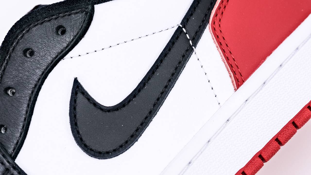 air jordan 1 retro low og ‘black toe’replica