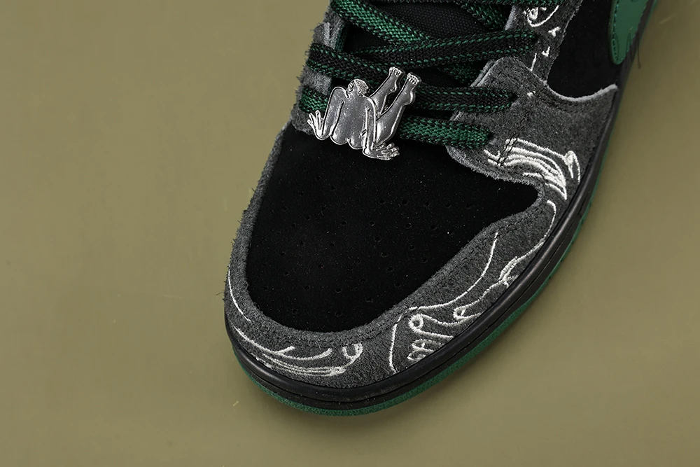 there skateboards x sb dunk low